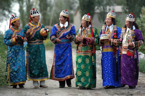 蒙古族服饰_中国的蒙古族人口