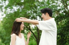 女ab型血配对,女ab型血和血型男生最配