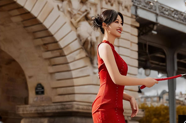 1956年属猴的人2025年生肖运势如何