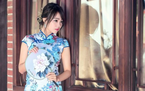 1998年属虎的人2025年生肖运势如何