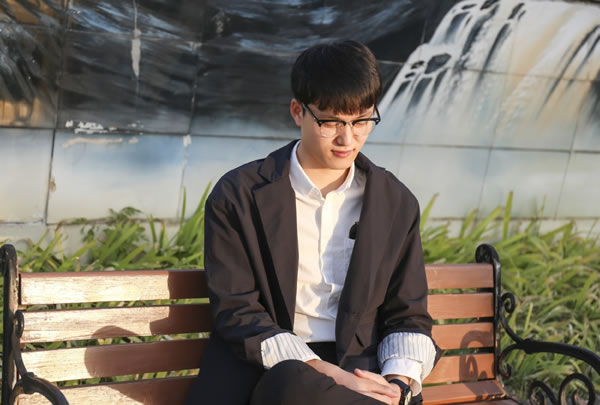 覆灯火命的男人的命运详解